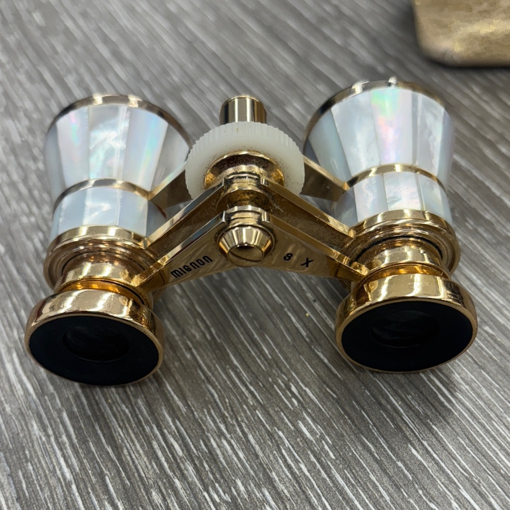 Gold and White binoculars mignon
